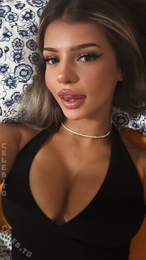 Artinesa Kurtishi Nude Leaked Photo #4