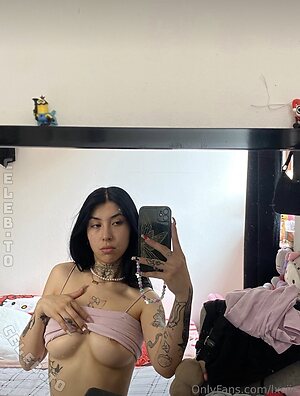 asialucia Nude Leaked Photo #16