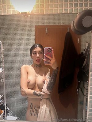 asialucia Nude Leaked Photo #19