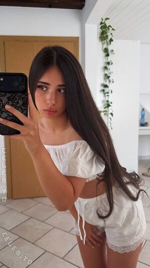 Asleyia Nude Leaked Photo #33