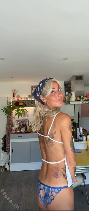 Astrid Zeegen Holt Nude Leaked Photo #9
