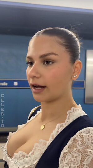 Aylinabr Nude Leaked Photo #9