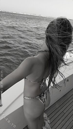 Bar Refaeli Nude Leaked Photo #105