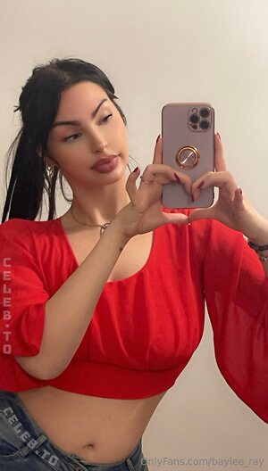 Baylee Ray 🪬🤍 photo