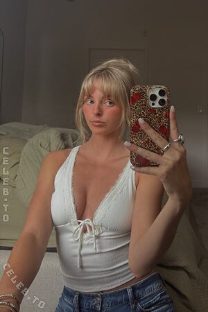 Beez Asmr Nude Leaked Photo #22
