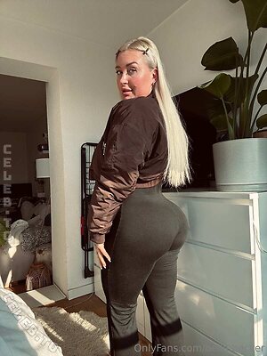 Bella Becker photo