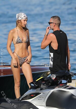 Bella Hadid Nude Leaked Photo #175