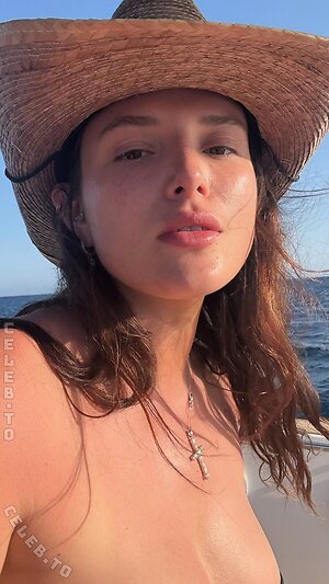 Bella Thorne Nude Leaked Photo #97