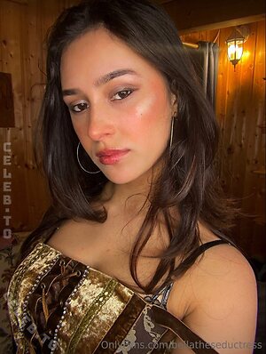 Bella Nude Leaked Photo #87