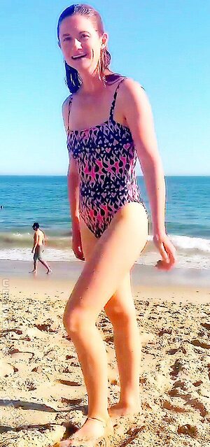 Bonnie Wright More Nude Photos