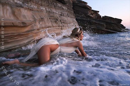 Cara Mell Nude Leaked Photo #19
