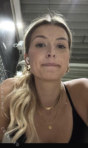 Caro Winter Nude Leaked Photo #14