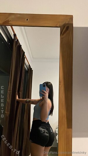 carolinekinky Nude Leaked Photo #22