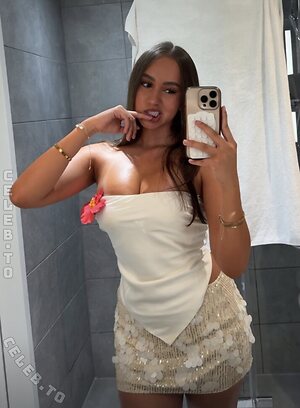 caro.lnw Nude Leaked Photo #4