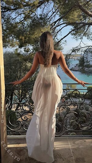 caro.lnw Nude Leaked Photo #14