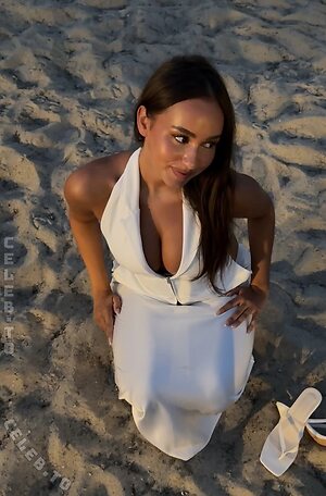 caro.lnw Nude Leaked Photo #34