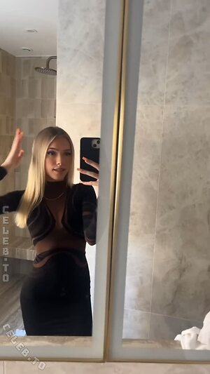 celina.sndr Nude Leaked Photo #3