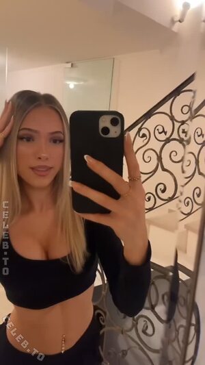 celina.sndr Nude Leaked Photo #4