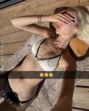 celinealbar Nude Leaked Photo #18