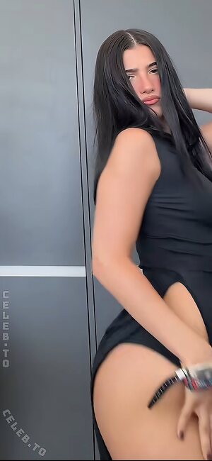 Charli D’Amelio Nude Leaked Photo #124