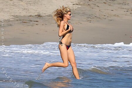 Charlotte McKinney Nude Leaked Photo #49