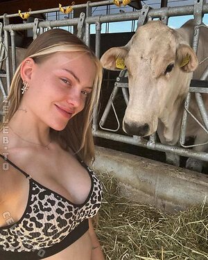 Cheyenne Ochsenknecht Nude Leaked Photo #7