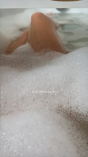 Clarissa Bea Nude Leaked Photo #30
