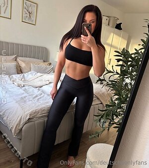 Claudiafit Nude Leaked Photo #7