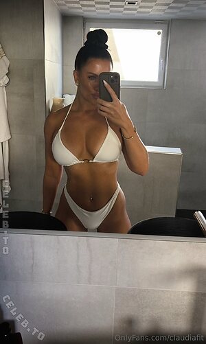 Claudiafit Nude Leaked Photo #108