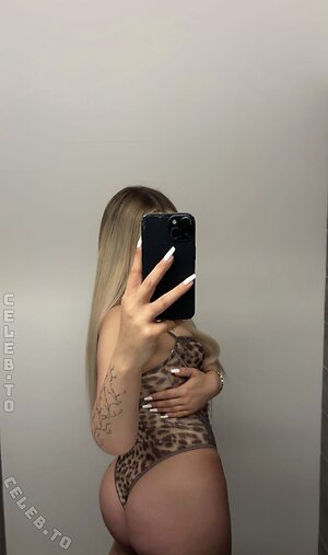 coconut.offiziell Nude Leaked Photo #12