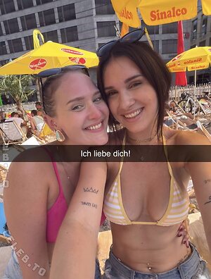 Coupleontour Nude Leaked Photo #25