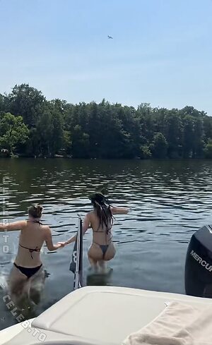 Coupleontour Nude Leaked Photo #29