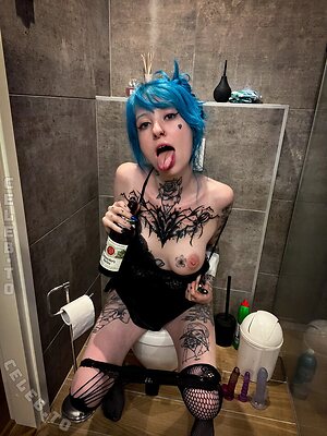 coy emo Nude Leaked Photo #28