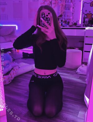 crystalmarykitty Nude Leaked Photo #4