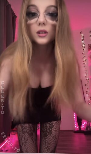 crystalmarykitty Nude Leaked Photo #65