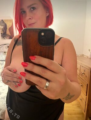 Curvy Sarah