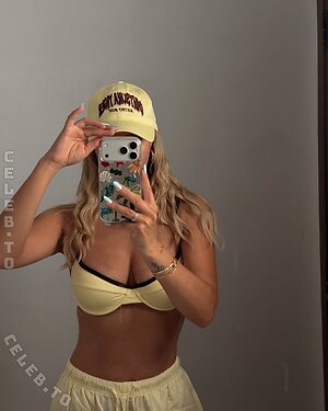 Dagi Bee Nude Leaked Photo #97