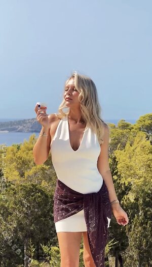 Dagi Bee More Nude Photos