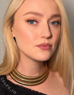 Dakota Fanning Nude Leaked Photo #2