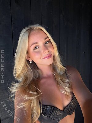 Dalia Nude Photos