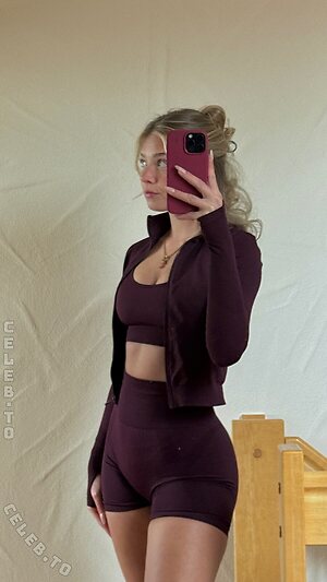 Danamrts Nude Leaked Photo #39