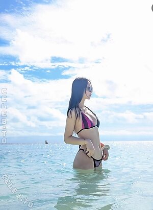 dear.chuu Nude Leaked Photo #12