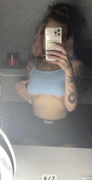 De.ennex Nude Leaked Photo #8