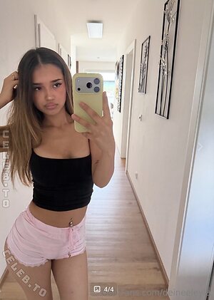 deineeleyla Nude Leaked Photo #29