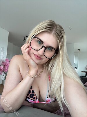 deineemilia Nude Leaked Photo #331