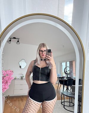 deineemilia photo