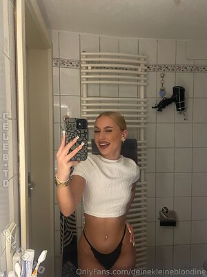 deinekleineblondine Nude Leaked Photo #37