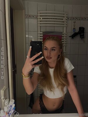 deinekleineblondine Nude Leaked Photo #43