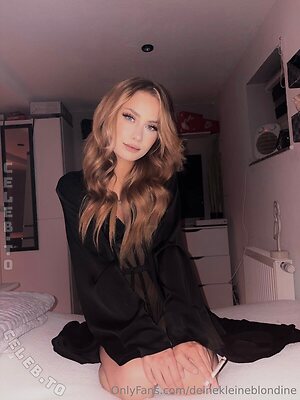 deinekleineblondine Nude Leaked Photo #59