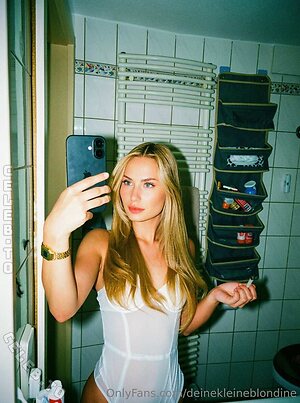 deinekleineblondine Nude Leaked Photo #84
